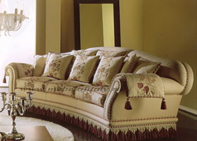 мягкая мебель: диван